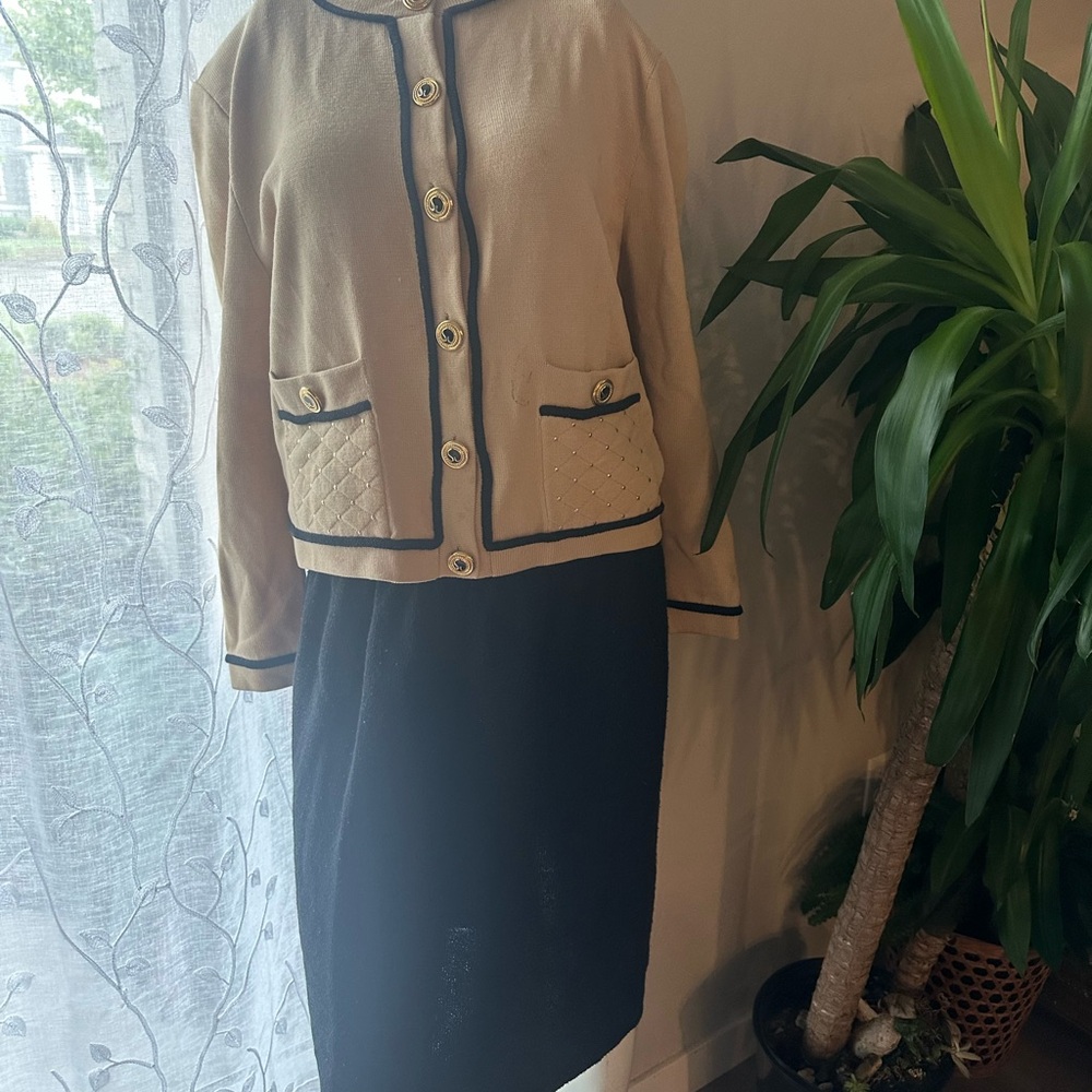 St. John Cream and Black Blazer Tailored Knit Jacket